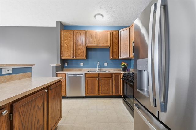 184 Southern Valley, Adams Twp, PA 16046