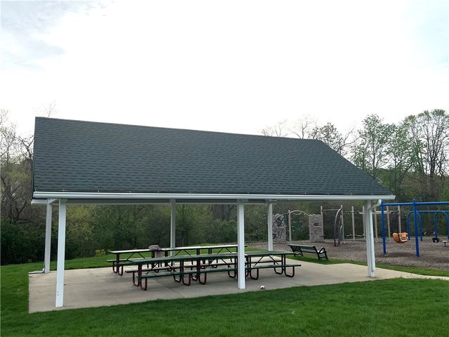 184 Southern Valley, Adams Twp, PA 16046