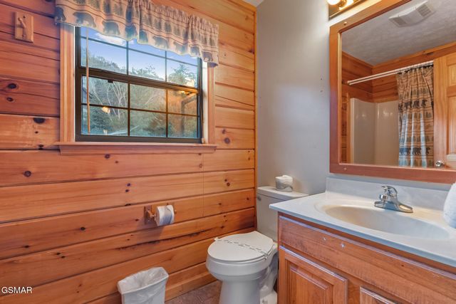 1509 Bears Den Way, Sevierville, TN 37862