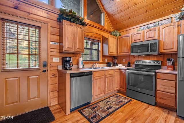 1509 Bears Den Way, Sevierville, TN 37862