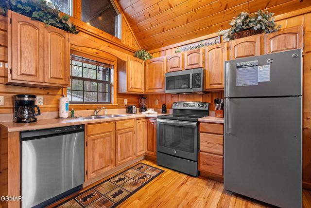 1509 Bears Den Way, Sevierville, TN 37862