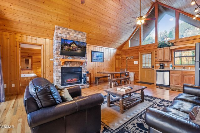 1509 Bears Den Way, Sevierville, TN 37862