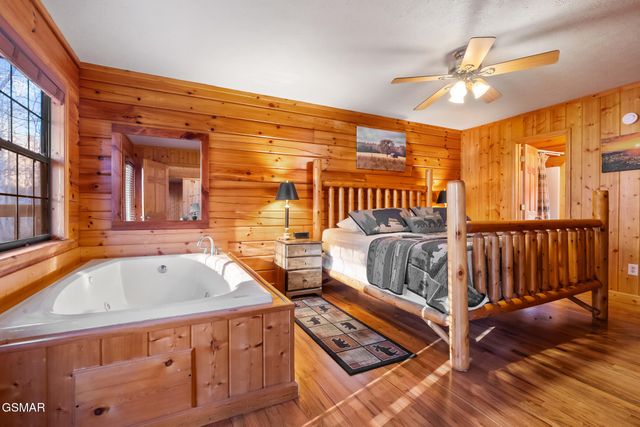 1509 Bears Den Way, Sevierville, TN 37862