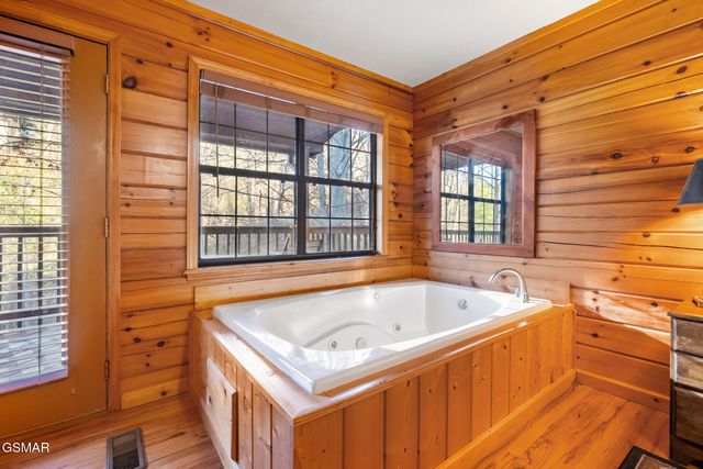 1509 Bears Den Way, Sevierville, TN 37862