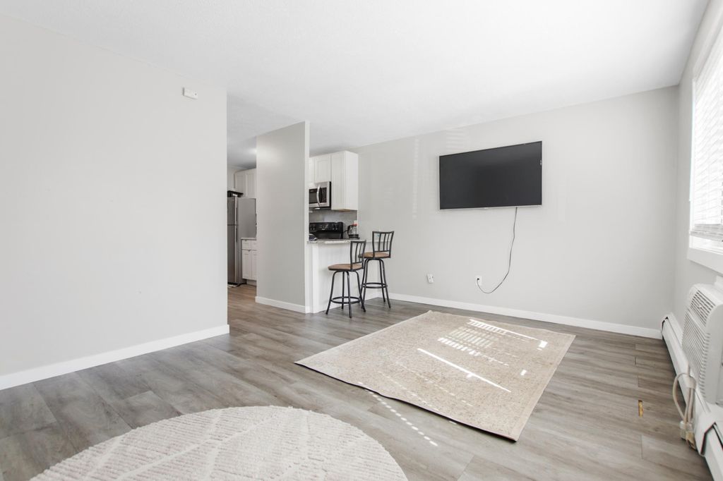 2616 Harriet Avenue 117, Minneapolis, MN 55408