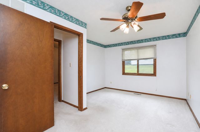124 E Hughes Circle, Des Moines, IA 50315