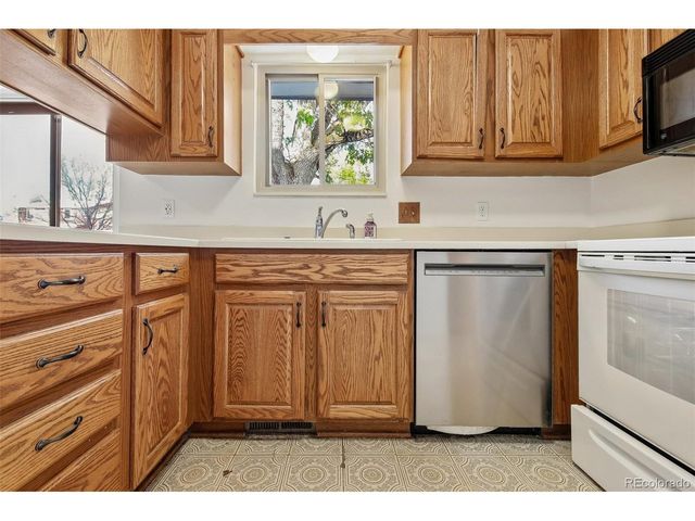 7322 S Downing Cir E, Centennial, CO 80122