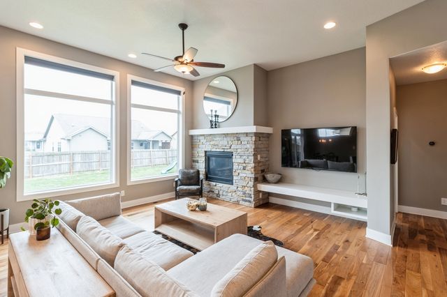 590 NE Meridian Drive, Waukee, IA 50263