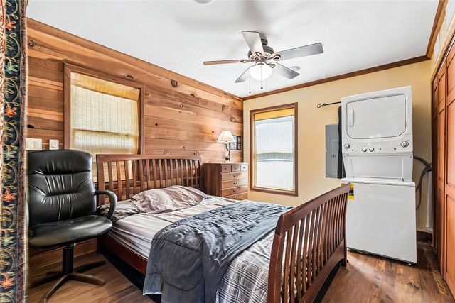 4902 Broadway Dr SE, Cedar Rapids, IA 52403