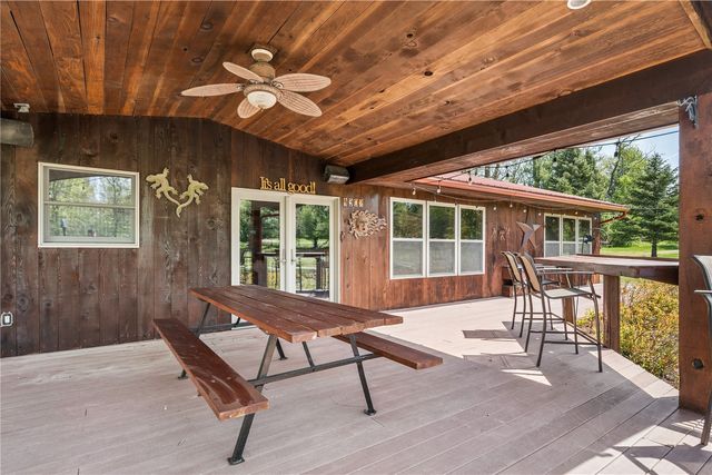 4902 Broadway Dr SE, Cedar Rapids, IA 52403
