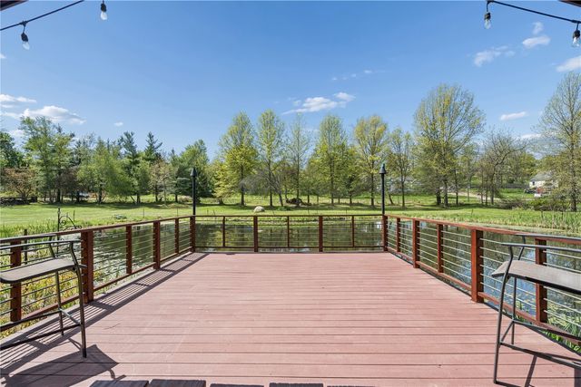 4902 Broadway Dr SE, Cedar Rapids, IA 52403