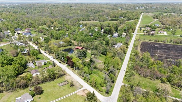 4902 Broadway Dr SE, Cedar Rapids, IA 52403