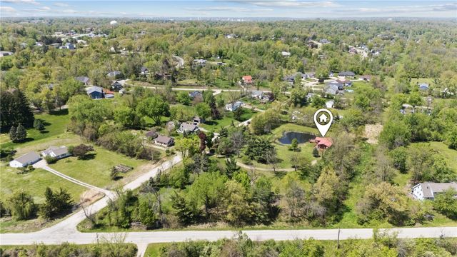 4902 Broadway Dr SE, Cedar Rapids, IA 52403