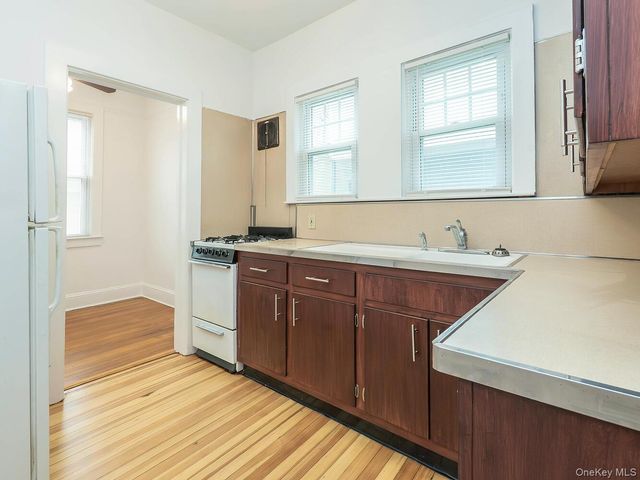 70 Central Avenue 1st Floor, Sea Cliff, NY 11579