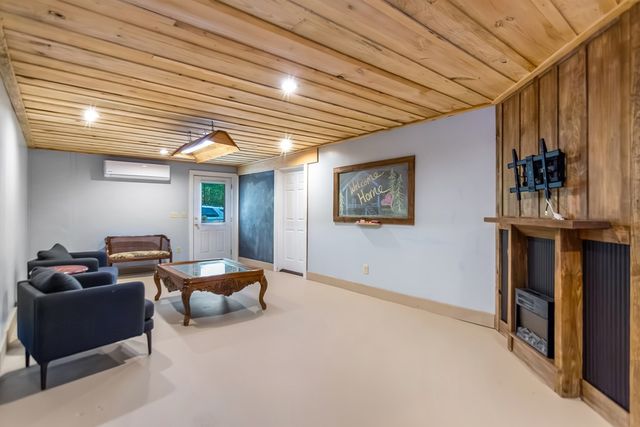 1514 Villa Drive, Ellijay, GA 30504