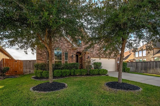 10839 Paula Bluff Lane, Cypress, TX 77433