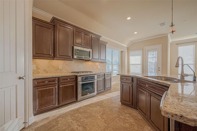 10839 Paula Bluff Lane, Cypress, TX 77433