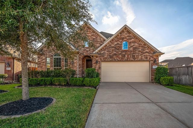 10839 Paula Bluff Lane, Cypress, TX 77433