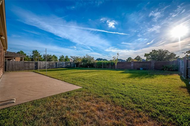 10839 Paula Bluff Lane, Cypress, TX 77433