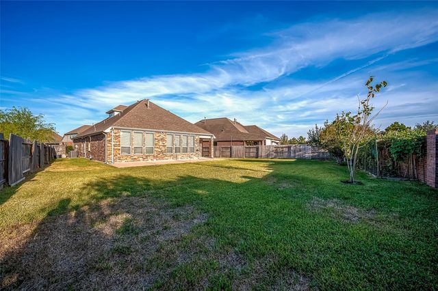 10839 Paula Bluff Lane, Cypress, TX 77433
