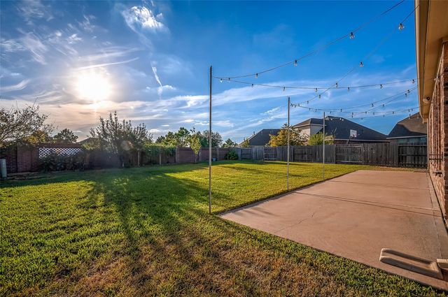 10839 Paula Bluff Lane, Cypress, TX 77433