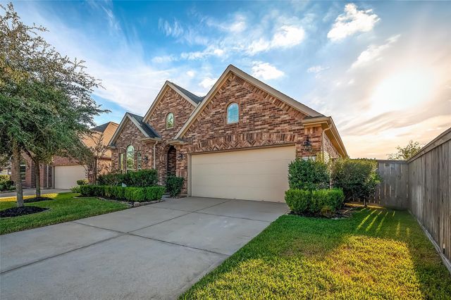 10839 Paula Bluff Lane, Cypress, TX 77433