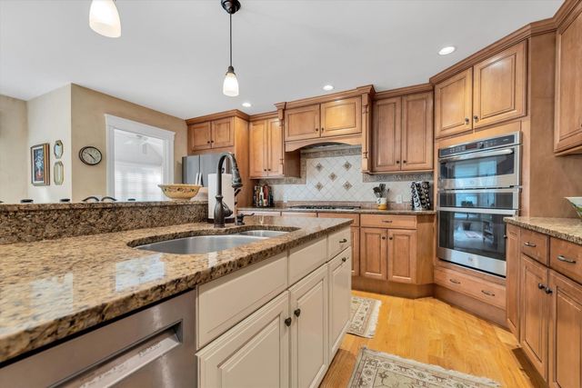 11 Manor Drive, Sandwich, MA 02537