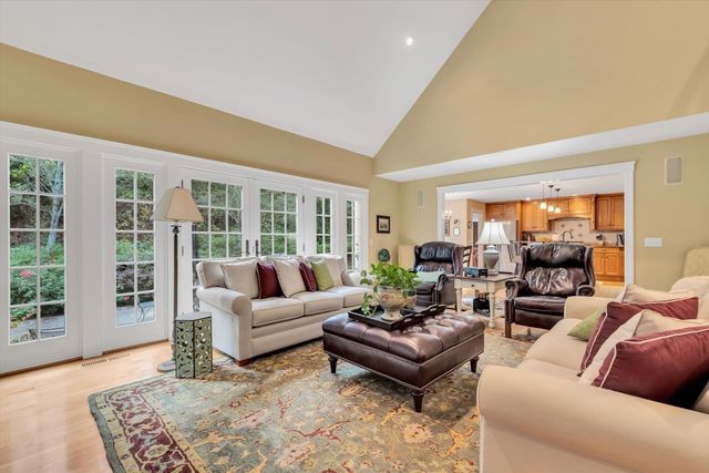 11 Manor Drive, Sandwich, MA 02537