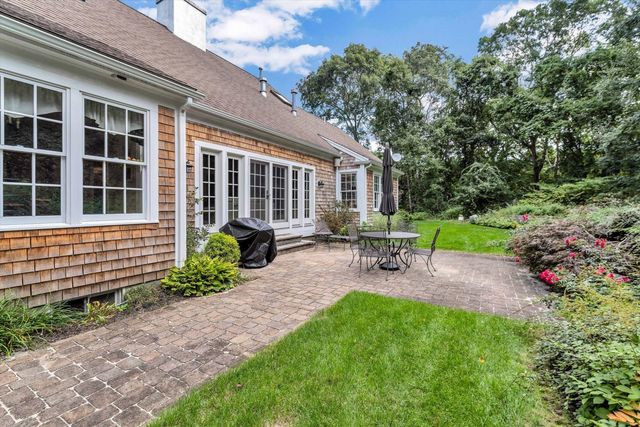 11 Manor Drive, Sandwich, MA 02537
