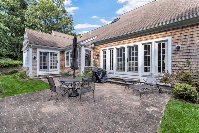 11 Manor Drive, Sandwich, MA 02537