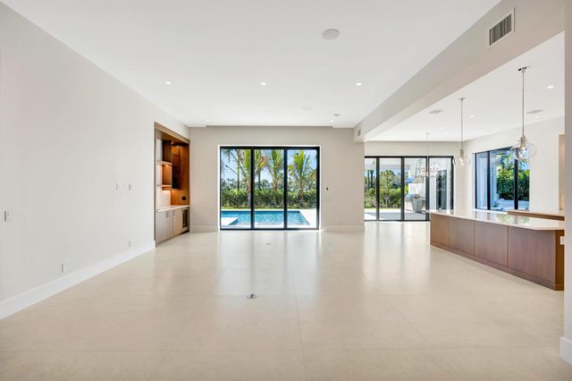 112 Regatta Drive, Jupiter, FL 33477