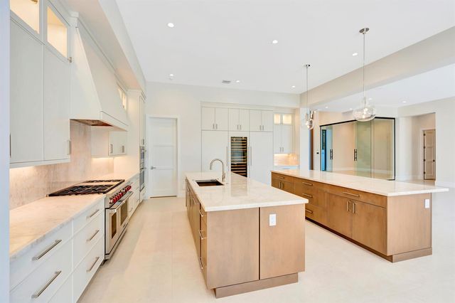112 Regatta Drive, Jupiter, FL 33477