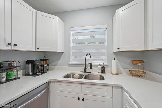 92 Oak ST, North Fort Myers, FL 33903