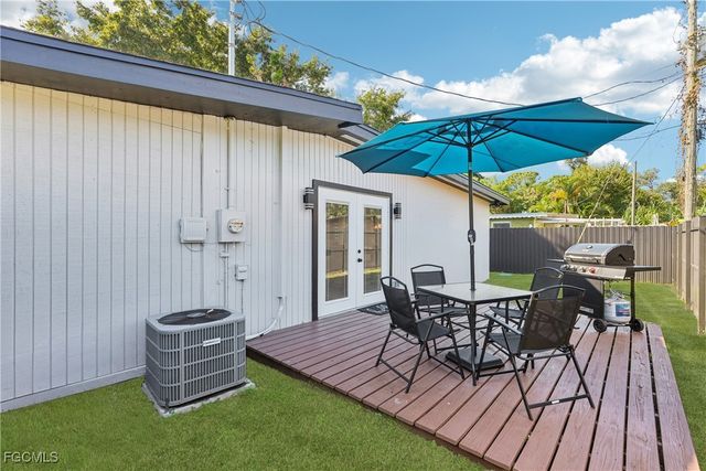 92 Oak ST, North Fort Myers, FL 33903