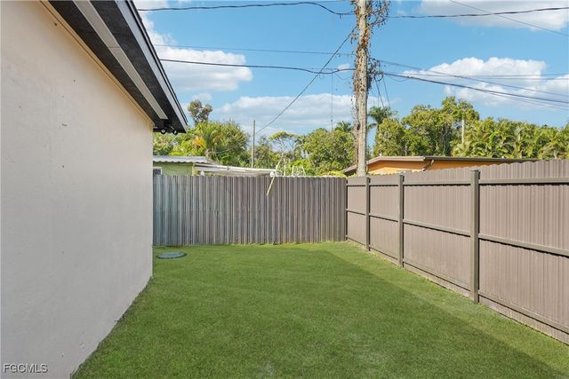 92 Oak ST, North Fort Myers, FL 33903