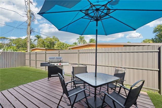 92 Oak ST, North Fort Myers, FL 33903