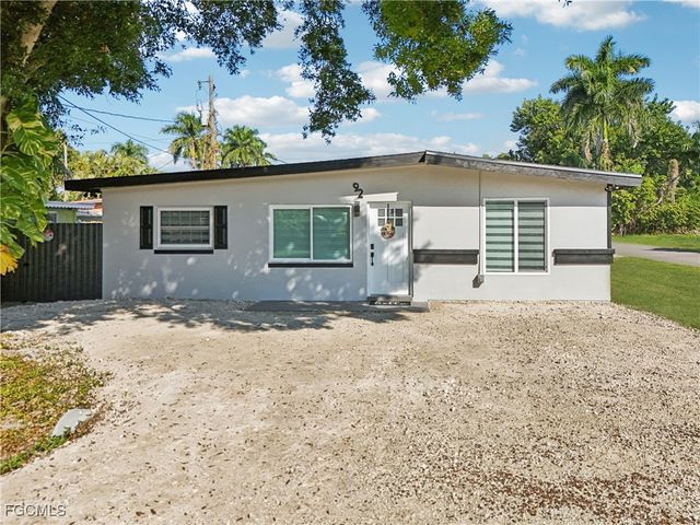 92 Oak ST, North Fort Myers, FL 33903