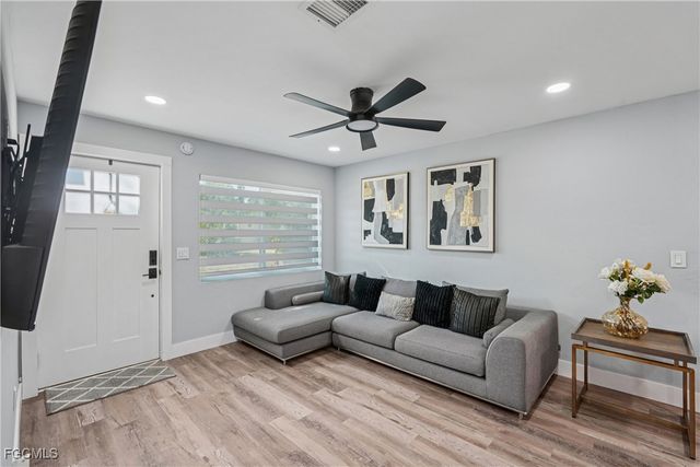 92 Oak ST, North Fort Myers, FL 33903