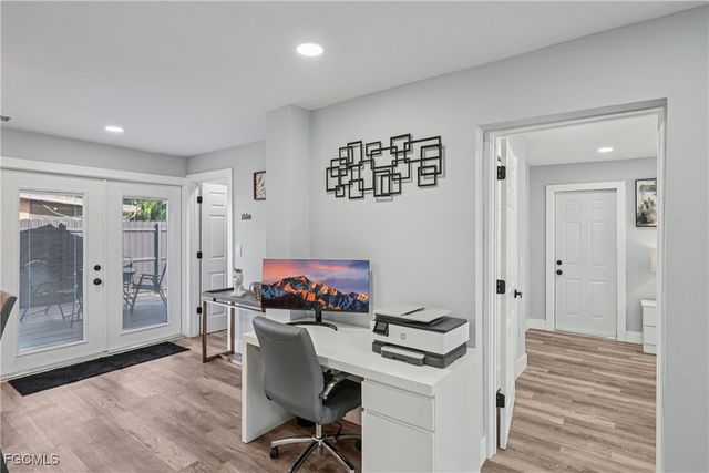 92 Oak ST, North Fort Myers, FL 33903