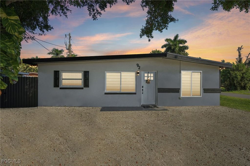 92 Oak ST, North Fort Myers, FL 33903