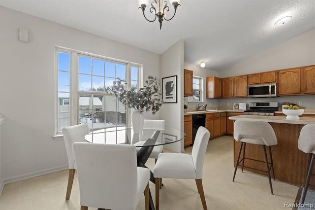 38530 Terry Lane, Westland, MI 48185