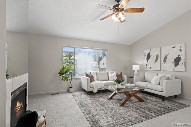 38530 Terry Lane, Westland, MI 48185