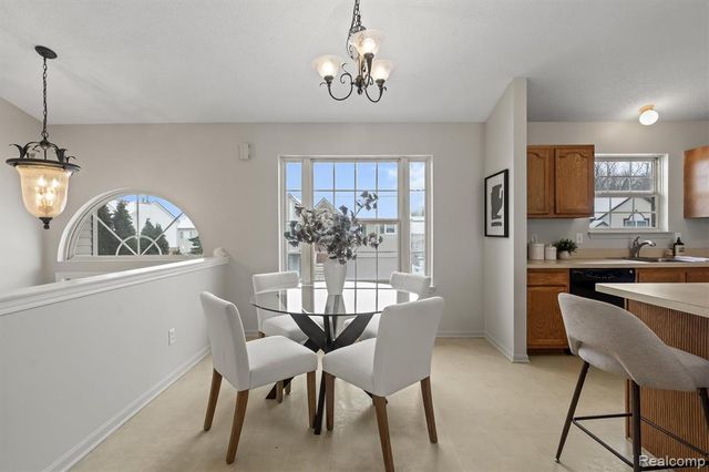 38530 Terry Lane, Westland, MI 48185