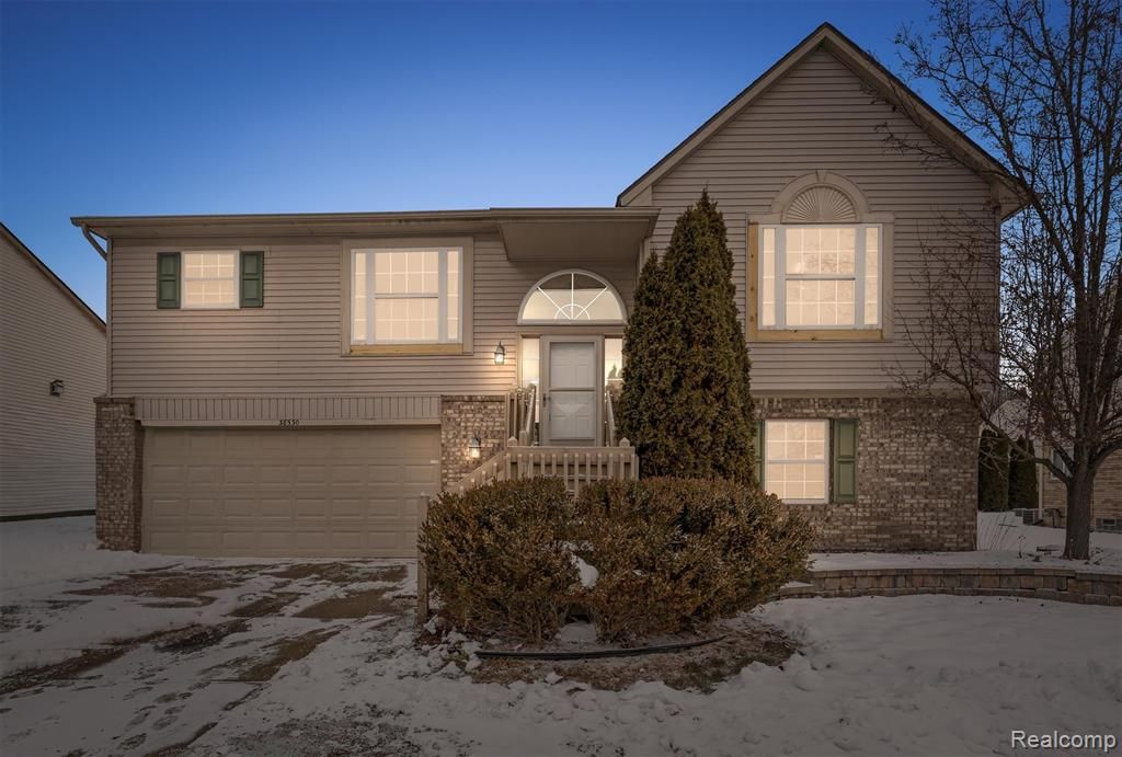 38530 Terry Lane, Westland, MI 48185