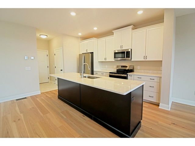 427 Old Farm Road, South Burlington, VT 05403