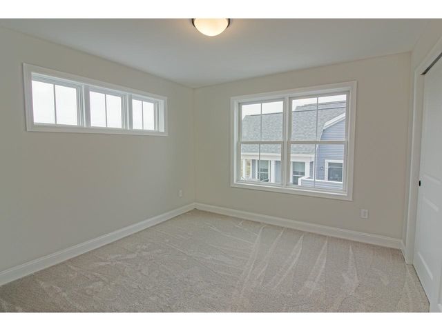 427 Old Farm Road, South Burlington, VT 05403