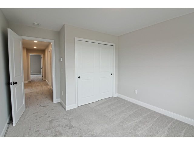 427 Old Farm Road, South Burlington, VT 05403