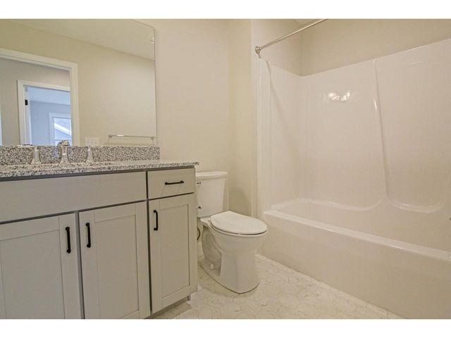 427 Old Farm Road, South Burlington, VT 05403