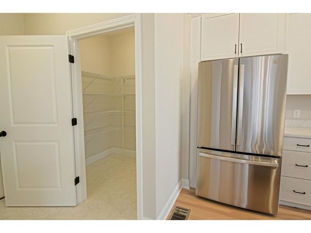 427 Old Farm Road, South Burlington, VT 05403