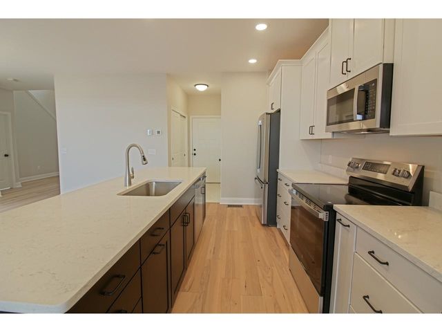 427 Old Farm Road, South Burlington, VT 05403